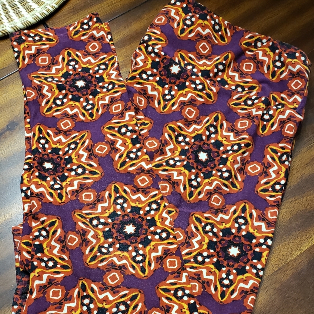 LuLaRoe Leggings Tall and Curvy